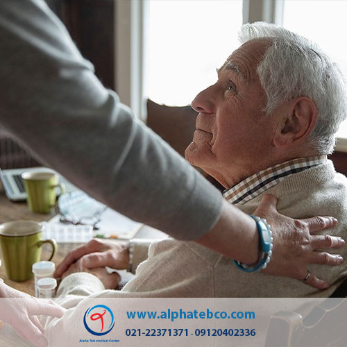 پرستار بیمار آلزایمری - احتمال آلزایمر در چه افرادی بیشتر است